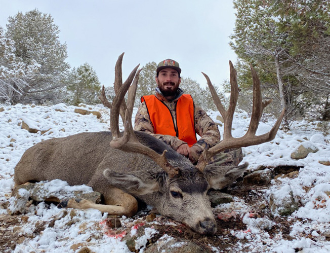 Dallas with his dream buck -- non-typical 6x7   200+ inch buck! iwenthunting went hunting deer non-typical 6x7 200 inch buck